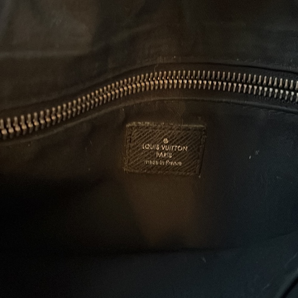 Authentic crossbody Louis Vuitton bag - Picture 7 of 9